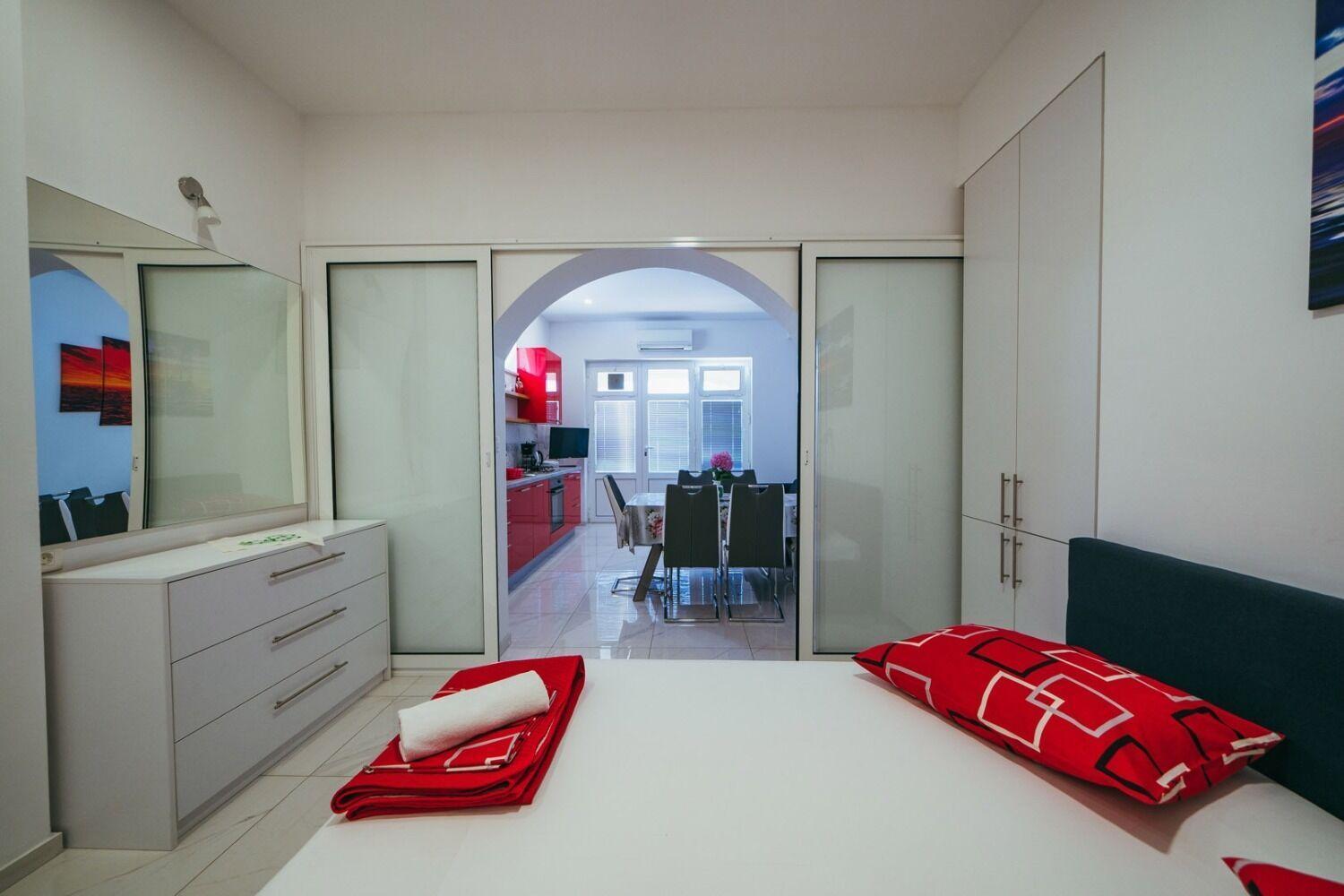 Apartments Lovre - Close To The Sea Brela Exterior foto