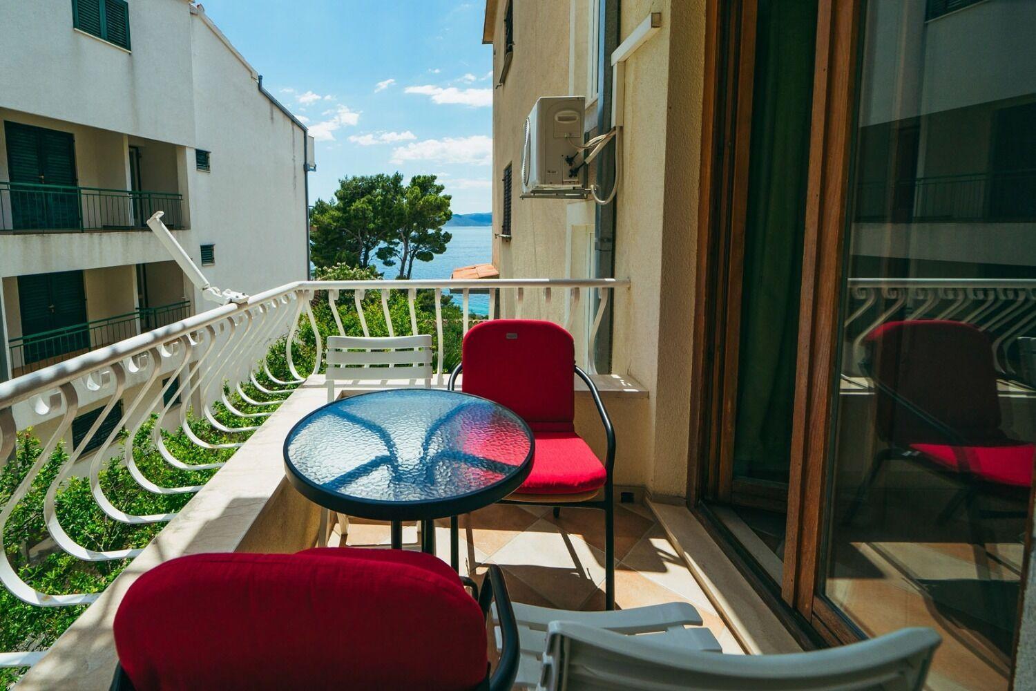 Apartments Lovre - Close To The Sea Brela Exterior foto
