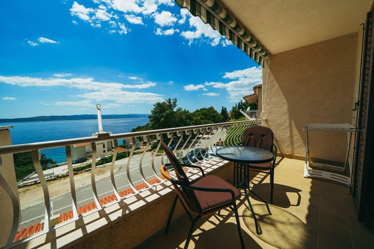 Apartments Lovre - Close To The Sea Brela Exterior foto